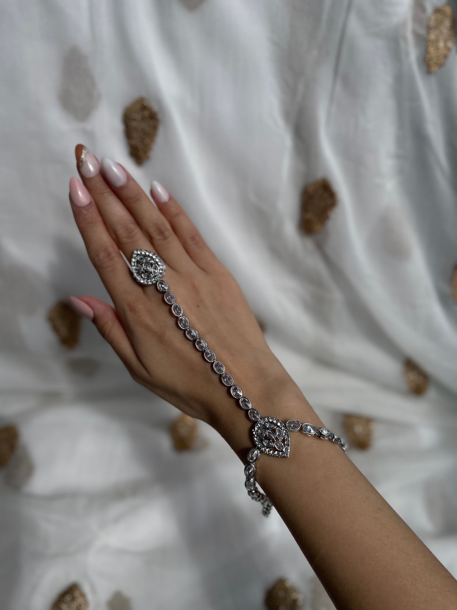 Hath Phool / Hand Chains