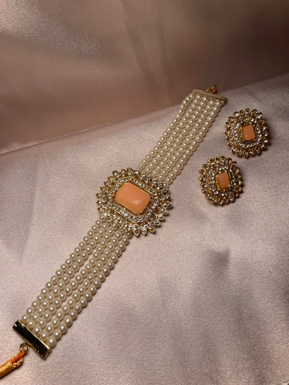 ✨Pearl Choker & Stud Set✨