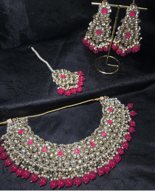 ✨Semi Bridal Necklace Set✨