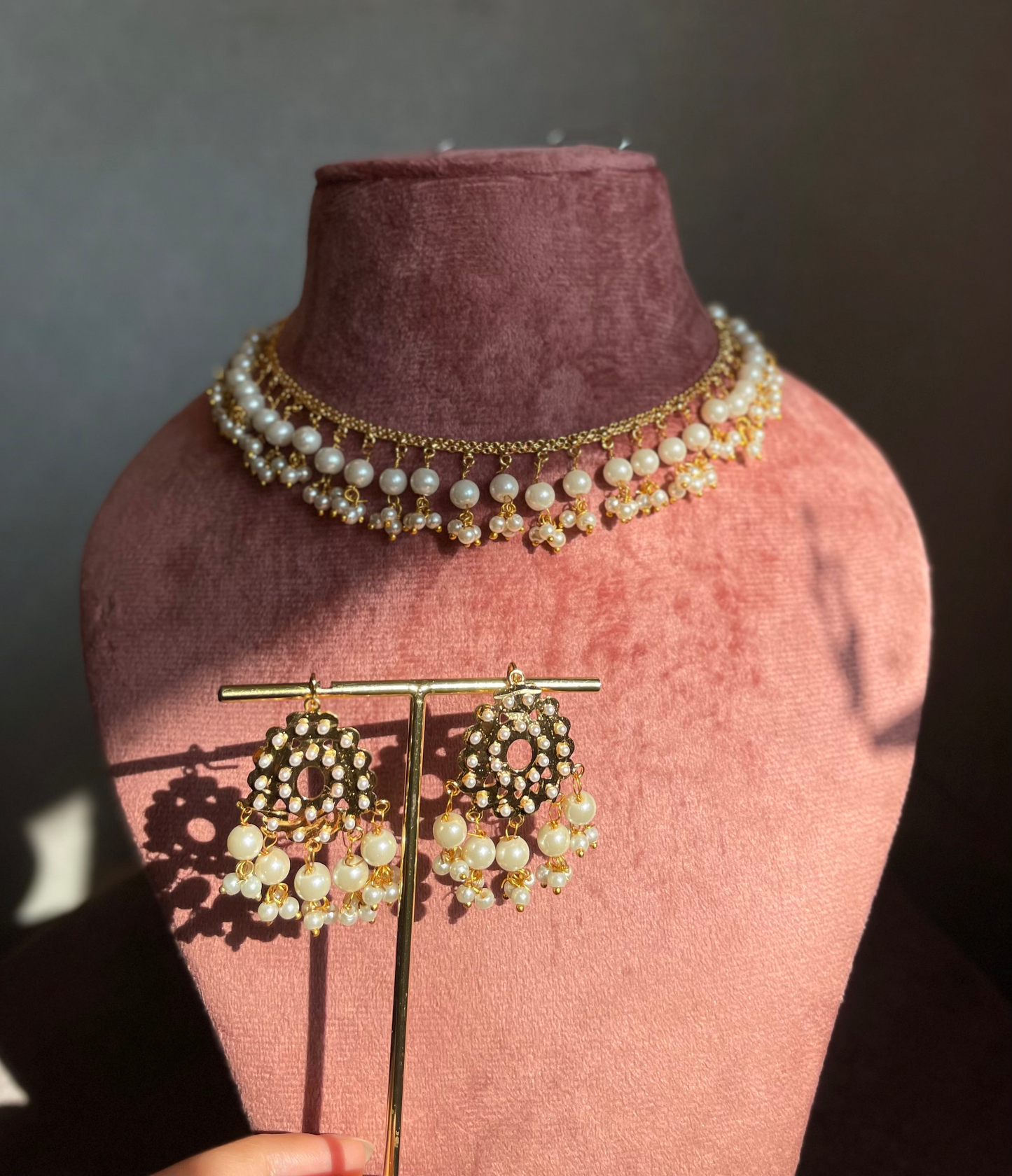 Minimal Dainty Pipal Patti Set