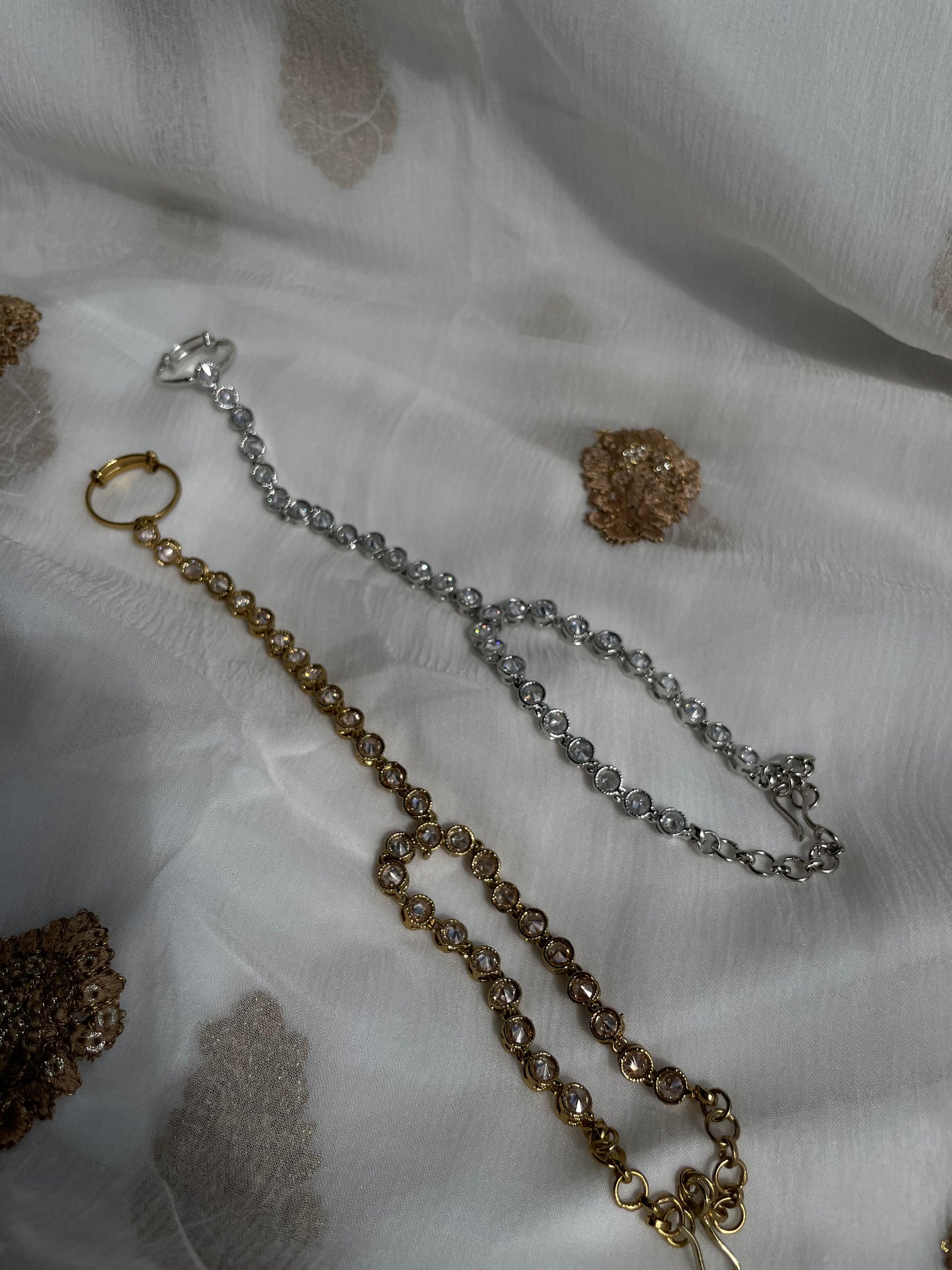Minimal Polki Hand Chain