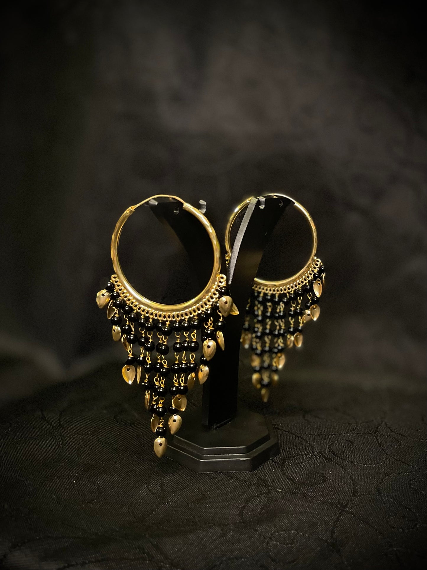 ✨Hoop Earrings✨
[Black]
