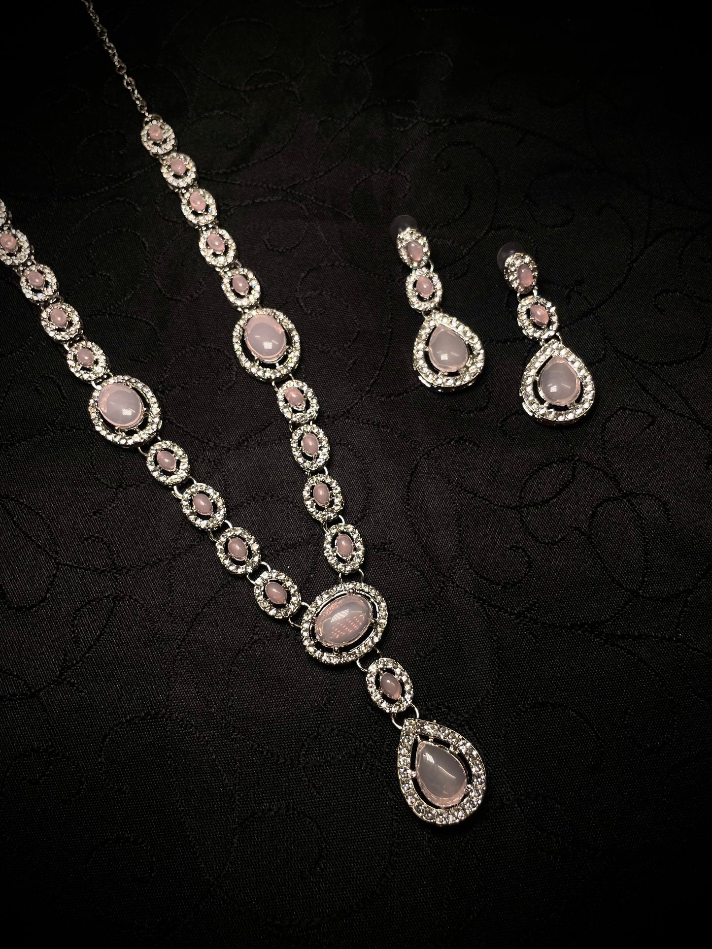 Minimal Long Necklace Set